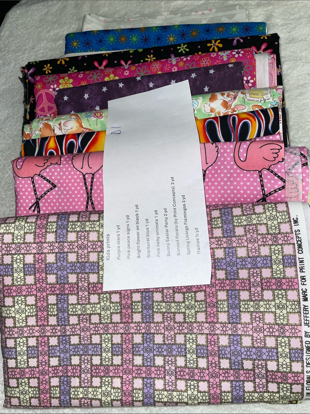 4-5 LB MIXED KIDS PRINTS FABRIC BUNDLE • USABLE PIECES • CRAFT & SEWING D1